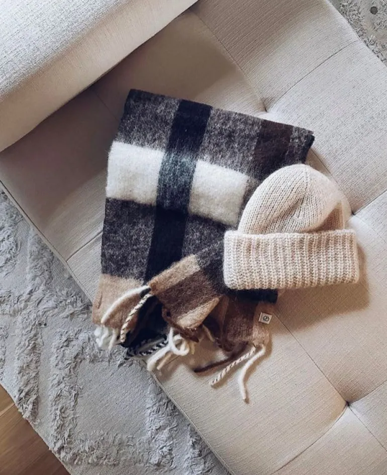 iverna_scarf__acorn_brown_2.webp Iverna Scarf - Acorn Brown | BeckSöndergaard Online